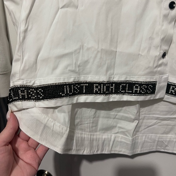 Beautiful women’s shirt with sparkly crystals - Picture 3 of 3